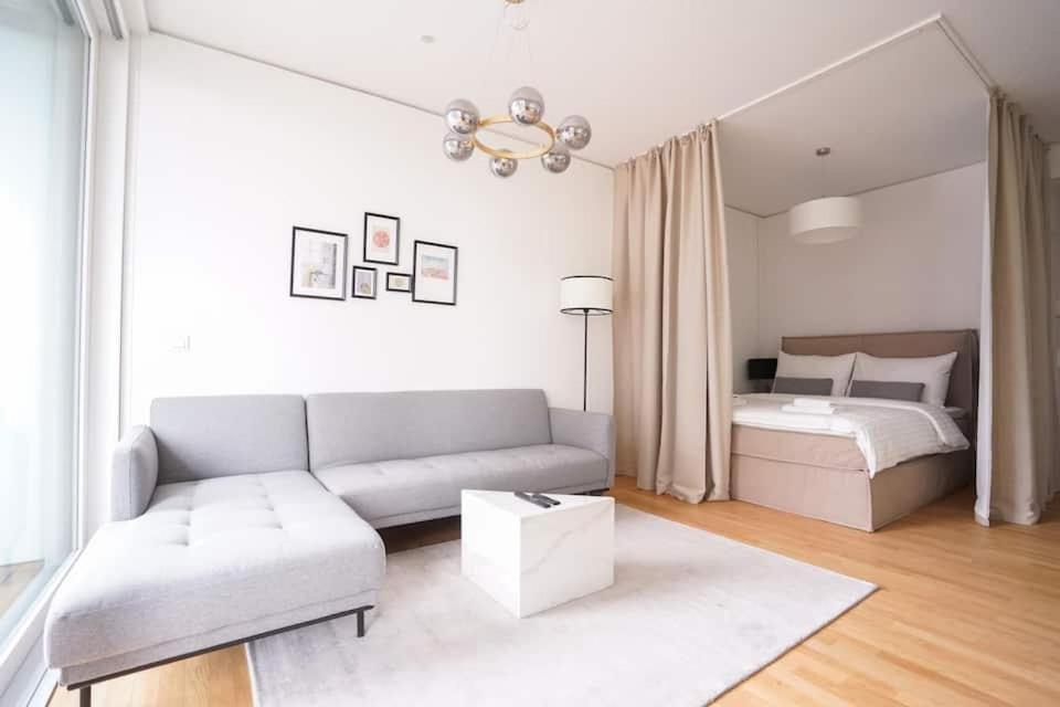 Appartement Exquisite Studio With Rooftop Pool à Vienne Extérieur photo