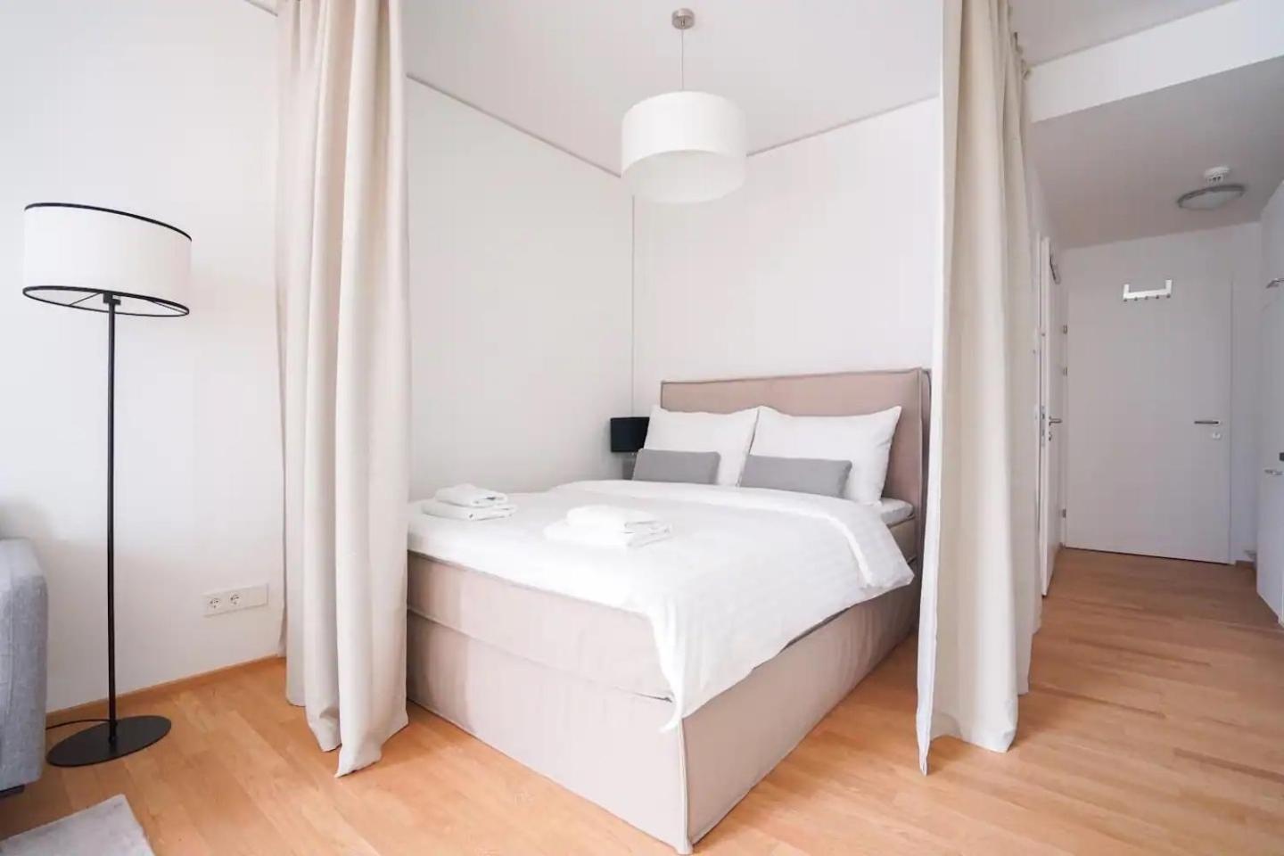 Appartement Exquisite Studio With Rooftop Pool à Vienne Extérieur photo